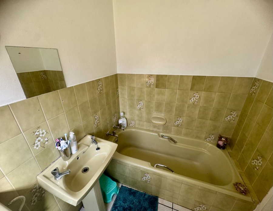 3 Bedroom Property for Sale in Brackendowns Gauteng
