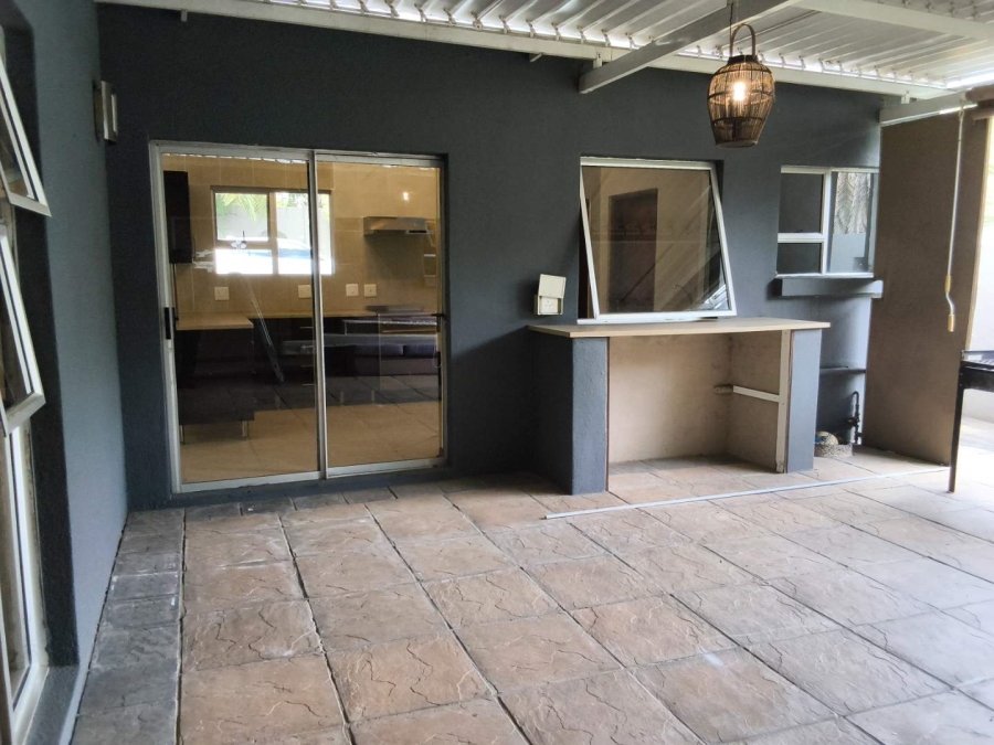 To Let 2 Bedroom Property for Rent in Bryanston West Gauteng