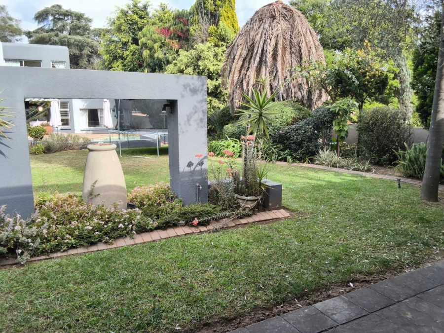 To Let 2 Bedroom Property for Rent in Bryanston West Gauteng