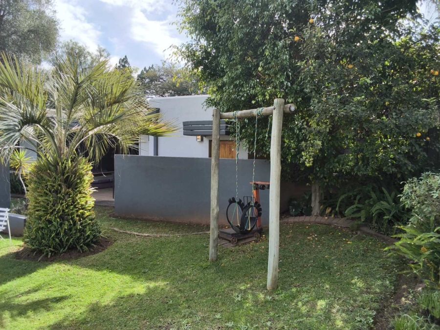 To Let 2 Bedroom Property for Rent in Bryanston West Gauteng