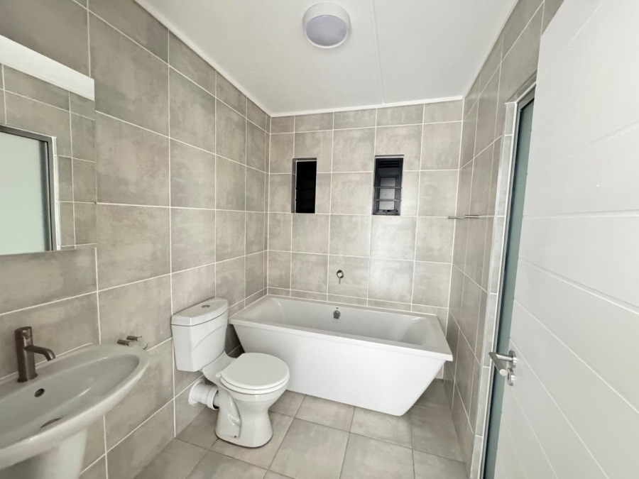 To Let 2 Bedroom Property for Rent in Mooikloof Gauteng
