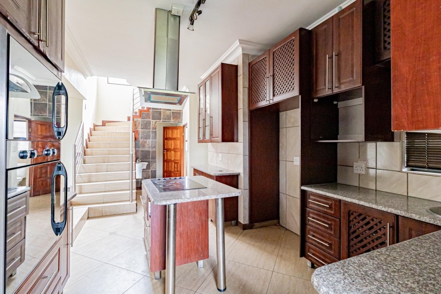 5 Bedroom Property for Sale in Rua Vista Gauteng
