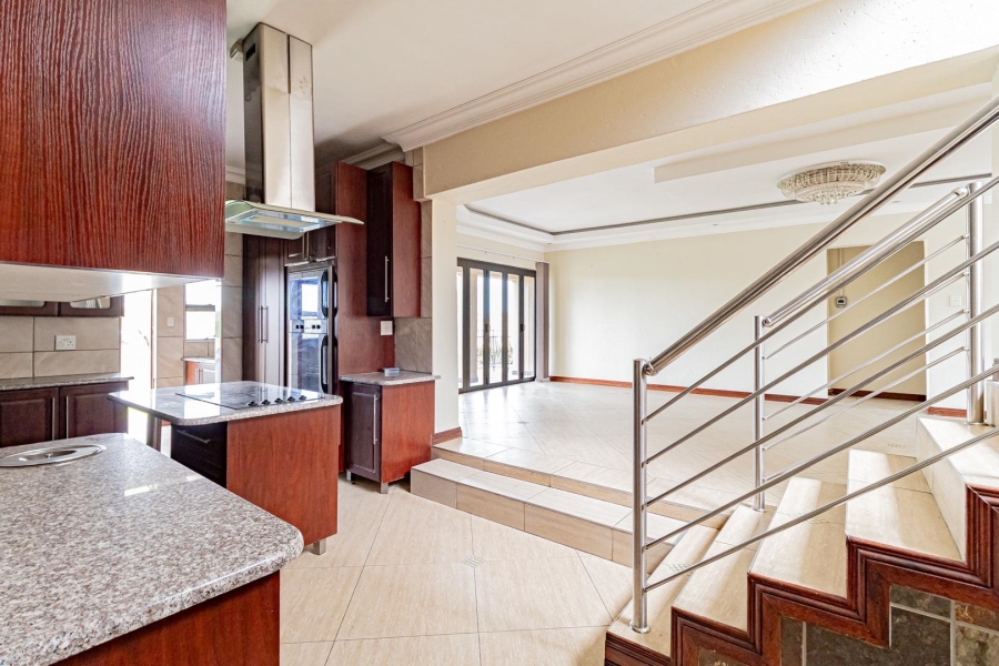 5 Bedroom Property for Sale in Rua Vista Gauteng