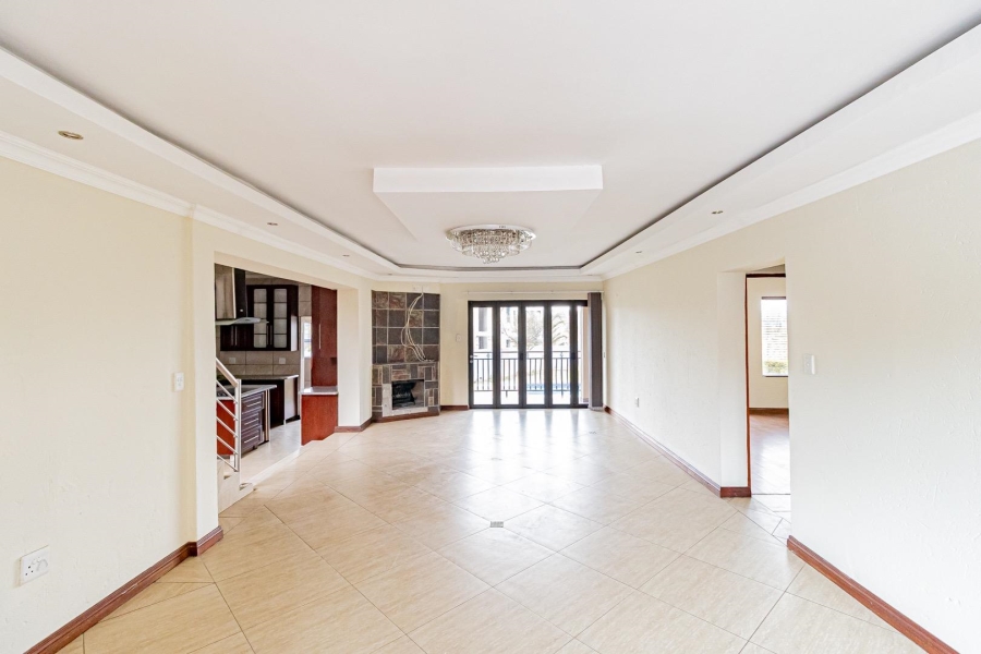 5 Bedroom Property for Sale in Rua Vista Gauteng