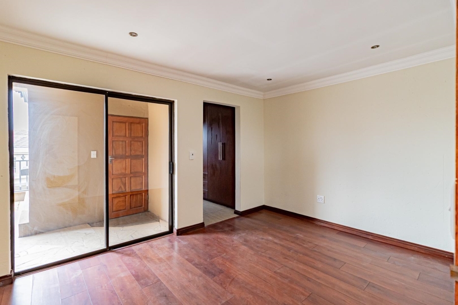 5 Bedroom Property for Sale in Rua Vista Gauteng