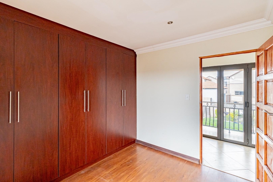5 Bedroom Property for Sale in Rua Vista Gauteng
