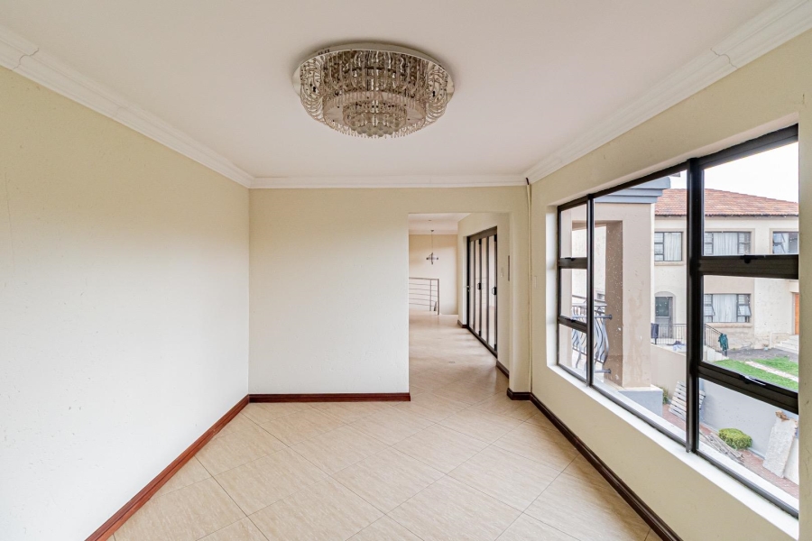 5 Bedroom Property for Sale in Rua Vista Gauteng