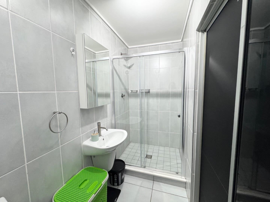 2 Bedroom Property for Sale in Mooikloof Gauteng
