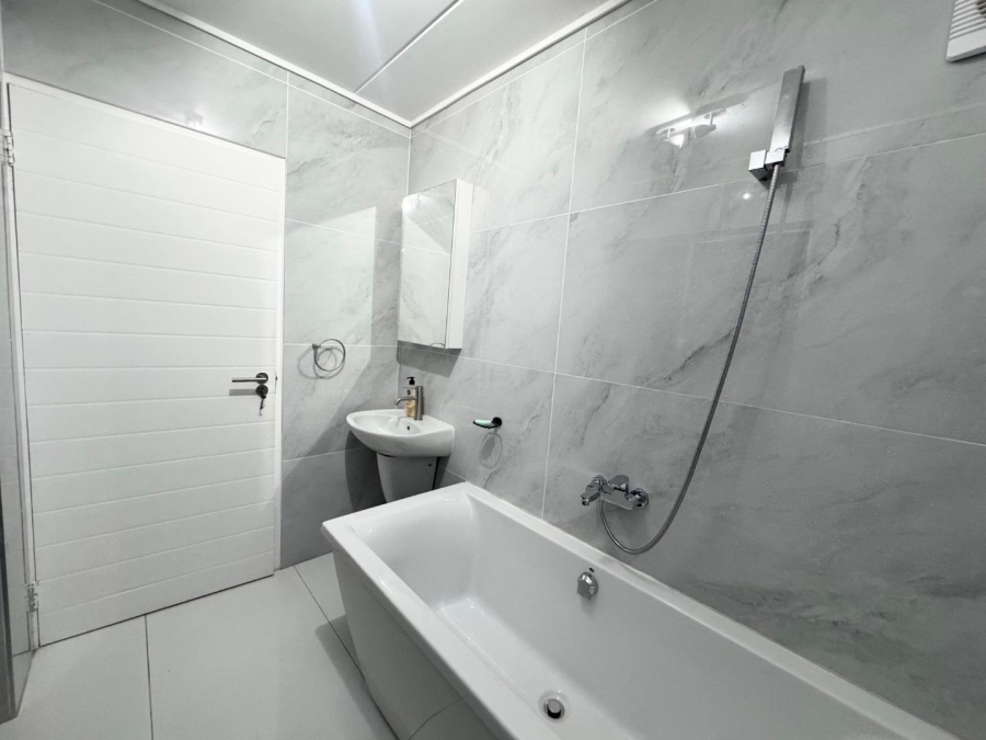 2 Bedroom Property for Sale in Mooikloof Gauteng