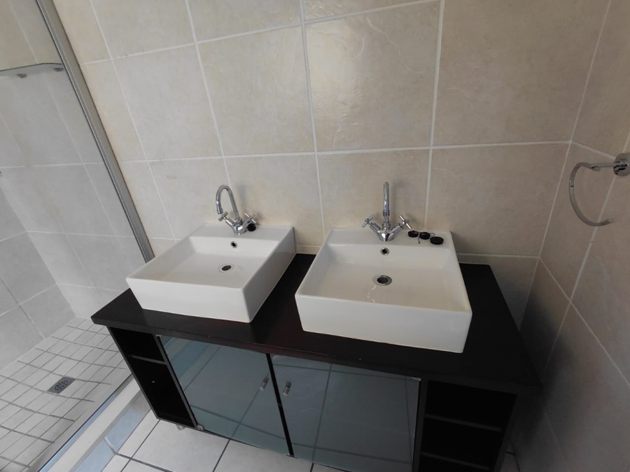 2 Bedroom Property for Sale in Paulshof Gauteng