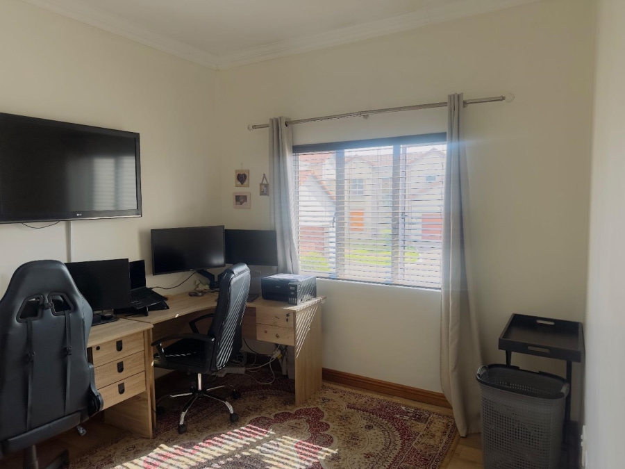 3 Bedroom Property for Sale in Blue Valley Golf Estate Gauteng