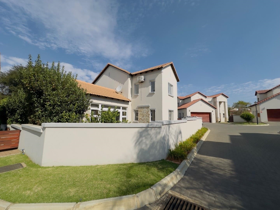 3 Bedroom Property for Sale in Blue Valley Golf Estate Gauteng