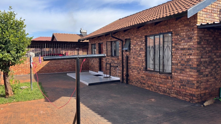 3 Bedroom Property for Sale in Soshanguve XX Gauteng