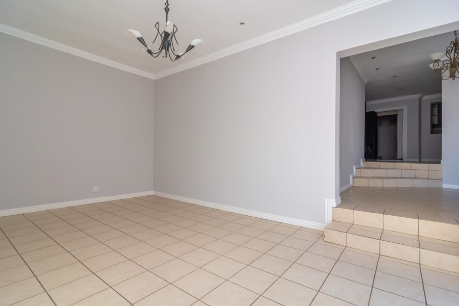 6 Bedroom Property for Sale in Noordheuwel Gauteng