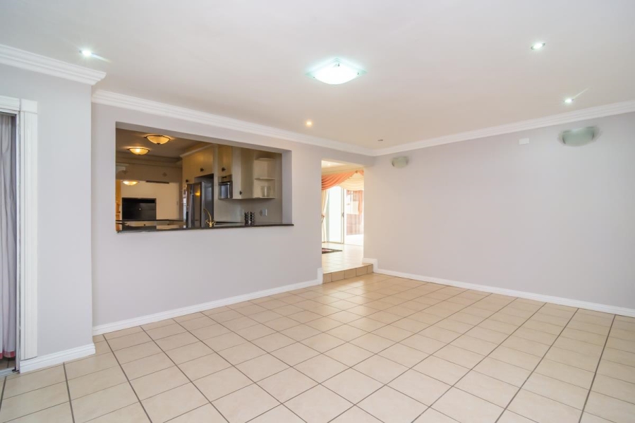 6 Bedroom Property for Sale in Noordheuwel Gauteng