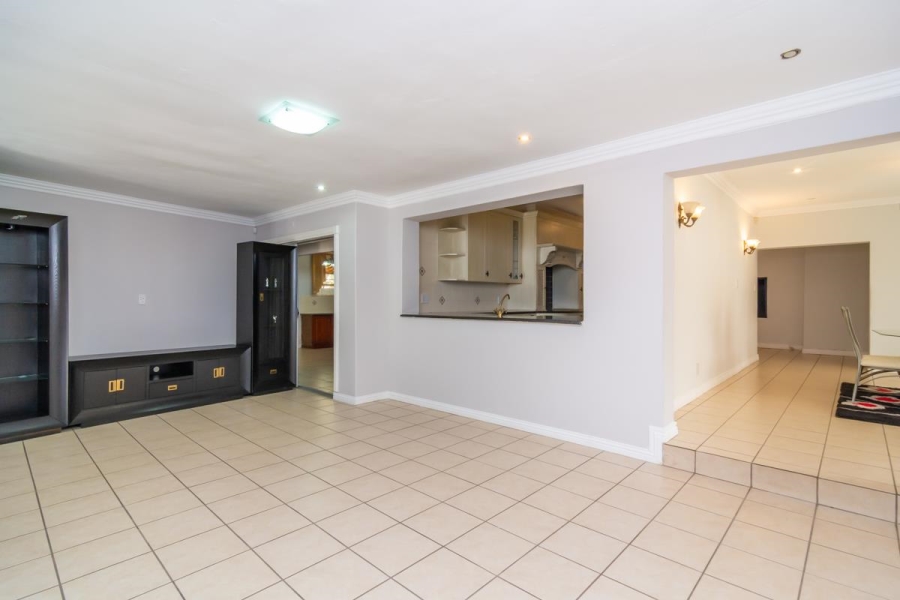 6 Bedroom Property for Sale in Noordheuwel Gauteng