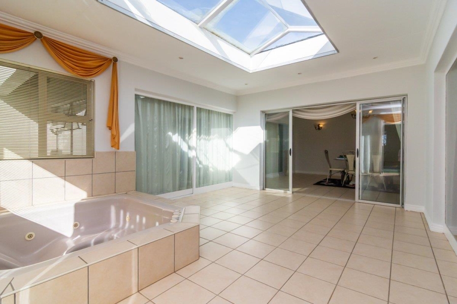 6 Bedroom Property for Sale in Noordheuwel Gauteng
