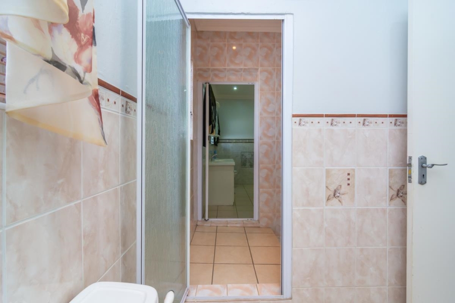 6 Bedroom Property for Sale in Noordheuwel Gauteng