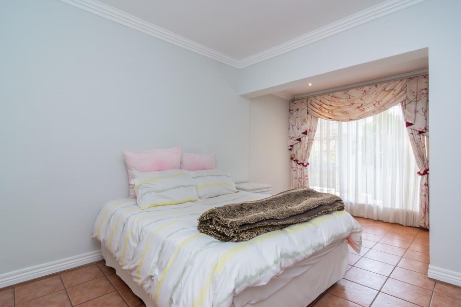 6 Bedroom Property for Sale in Noordheuwel Gauteng