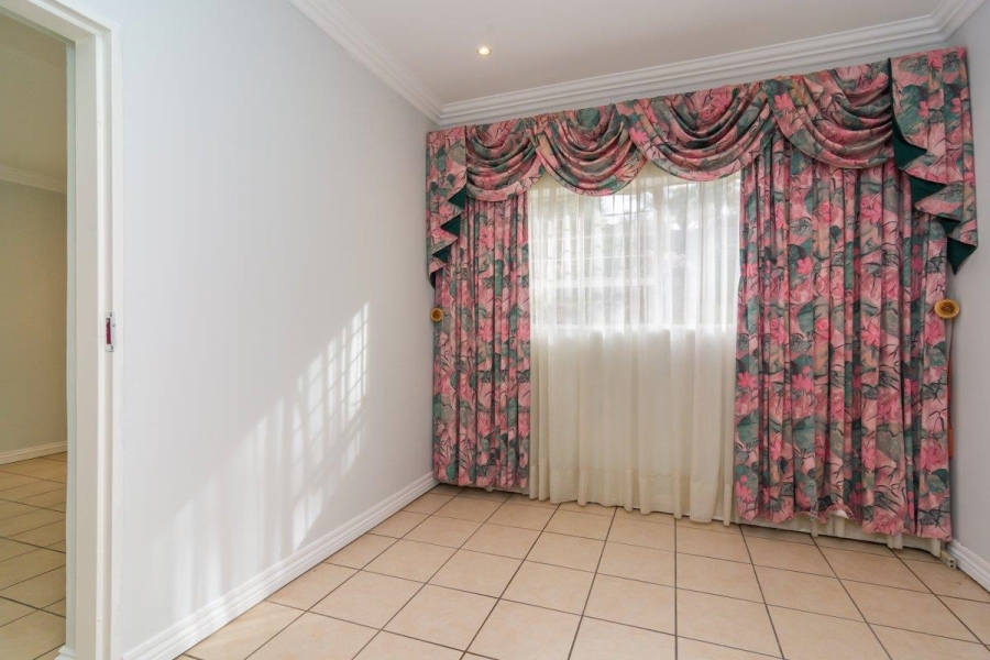 6 Bedroom Property for Sale in Noordheuwel Gauteng