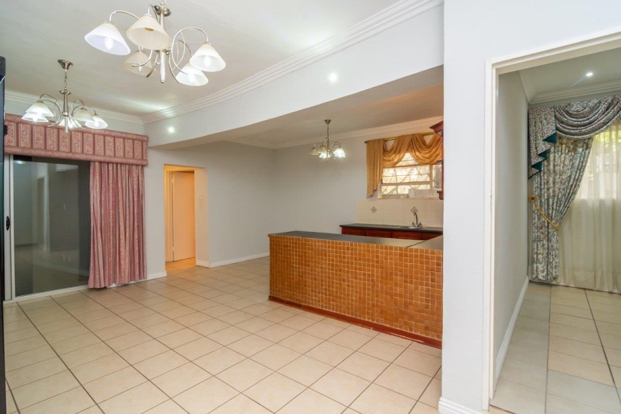 6 Bedroom Property for Sale in Noordheuwel Gauteng