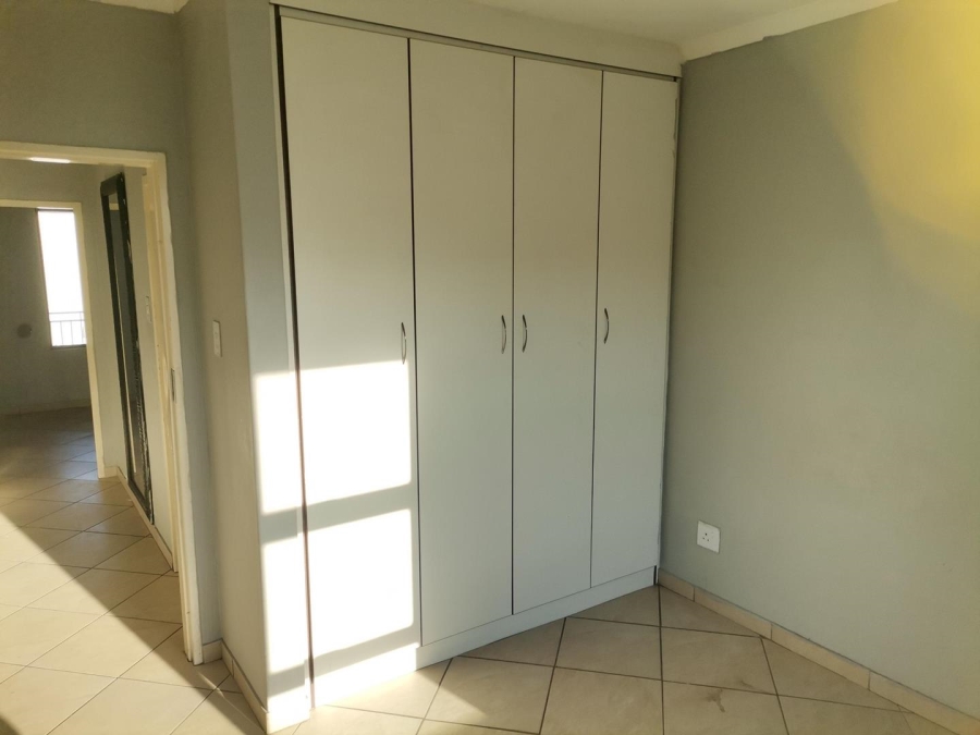2 Bedroom Property for Sale in Witpoortjie Gauteng
