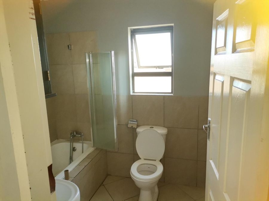 2 Bedroom Property for Sale in Witpoortjie Gauteng