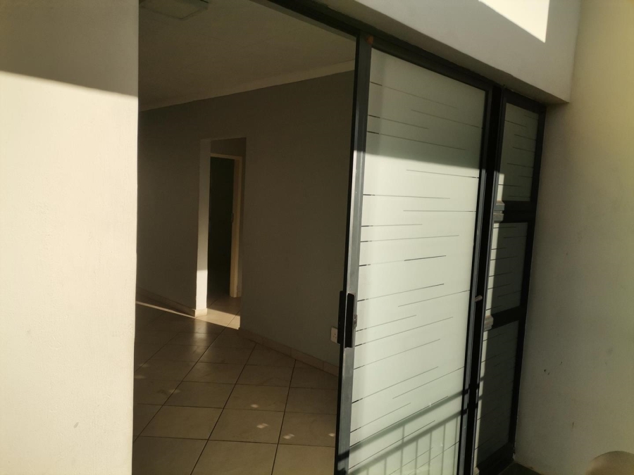 2 Bedroom Property for Sale in Witpoortjie Gauteng