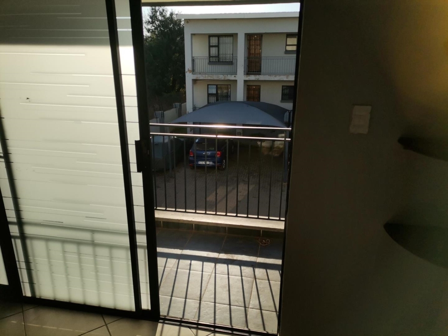 2 Bedroom Property for Sale in Witpoortjie Gauteng
