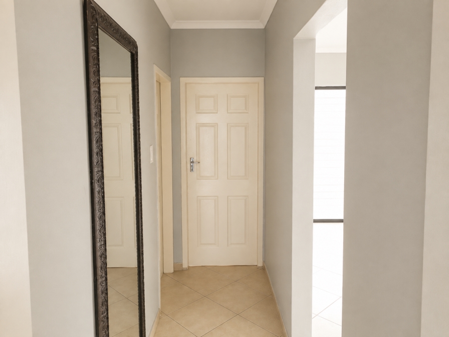 2 Bedroom Property for Sale in Witpoortjie Gauteng
