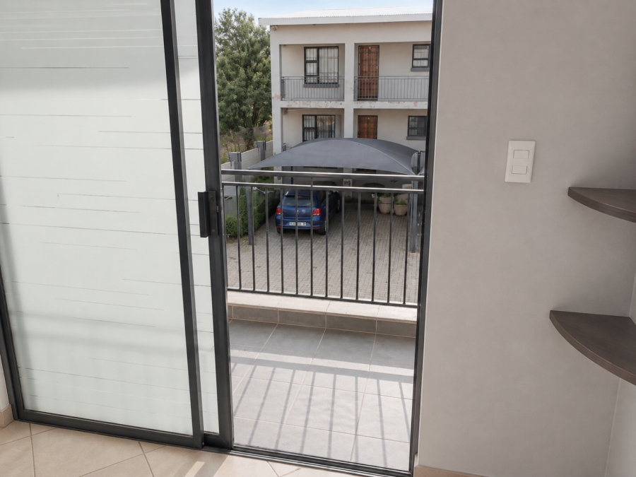 2 Bedroom Property for Sale in Witpoortjie Gauteng