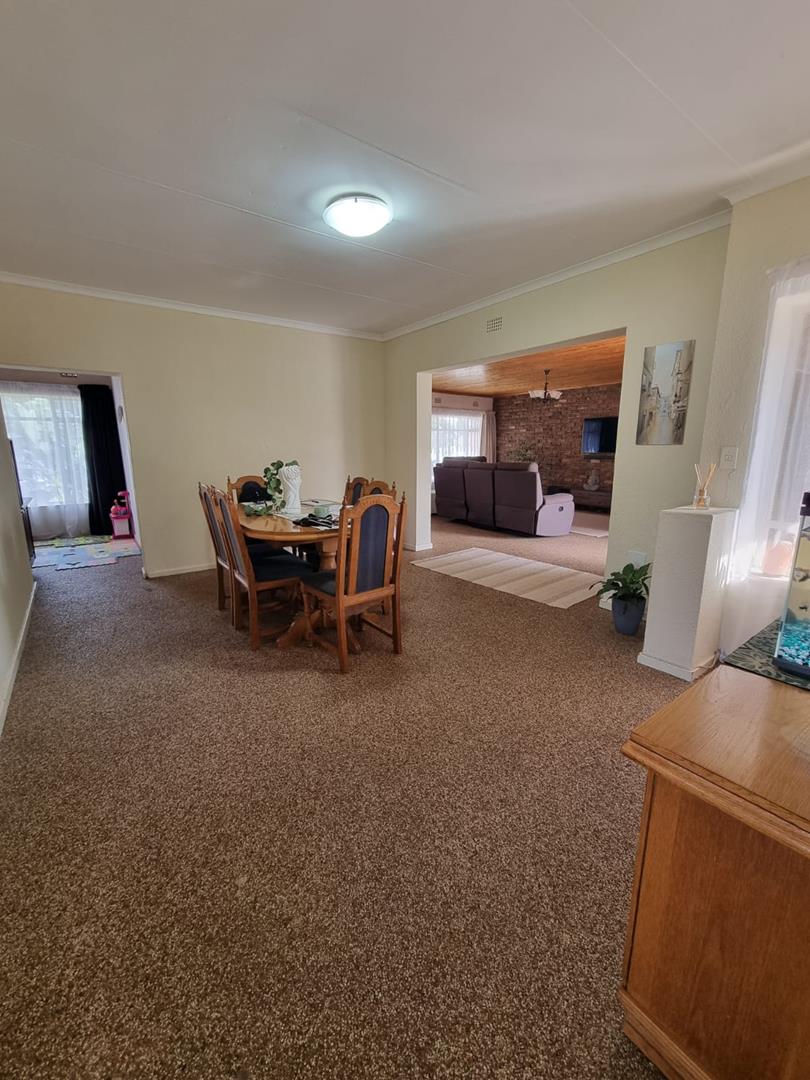 3 Bedroom Property for Sale in Brackendowns Gauteng