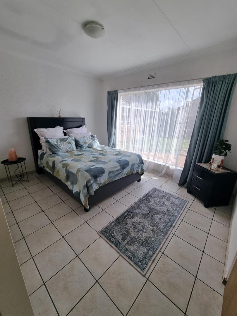 3 Bedroom Property for Sale in Brackendowns Gauteng