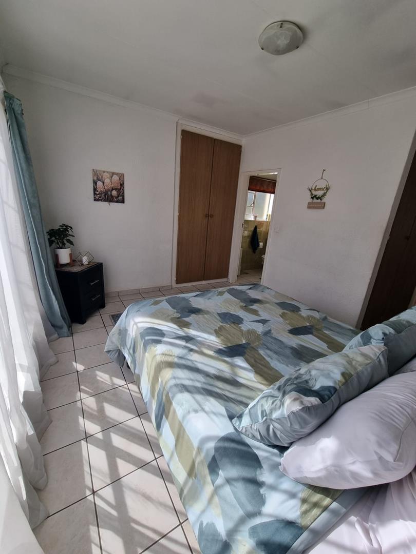 3 Bedroom Property for Sale in Brackendowns Gauteng