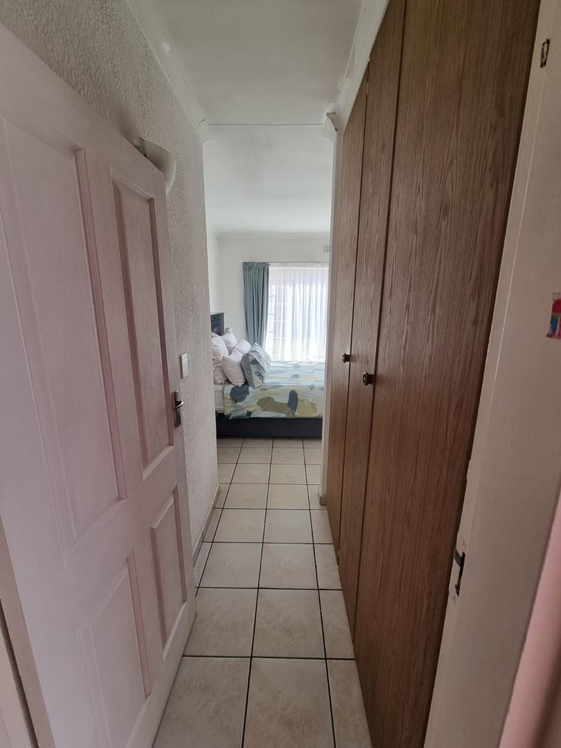 3 Bedroom Property for Sale in Brackendowns Gauteng