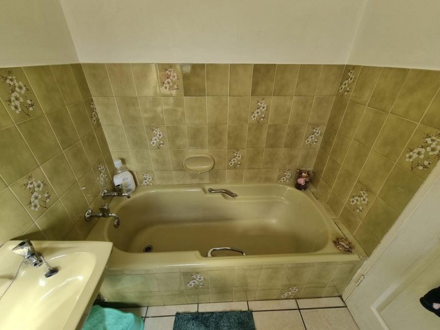 3 Bedroom Property for Sale in Brackendowns Gauteng