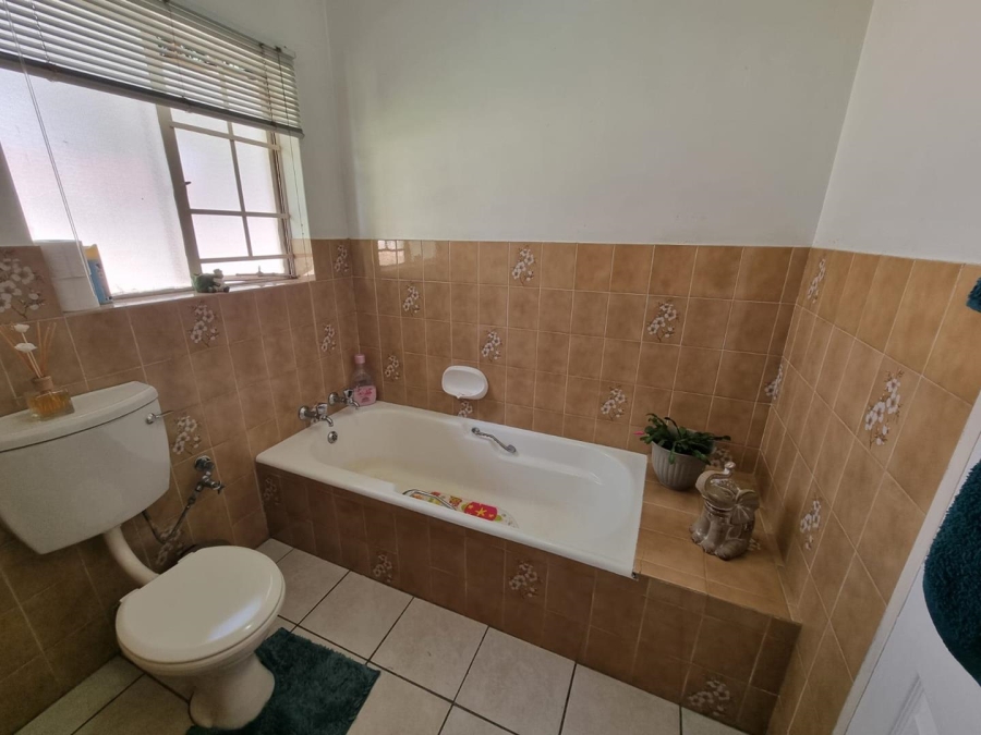 3 Bedroom Property for Sale in Brackendowns Gauteng
