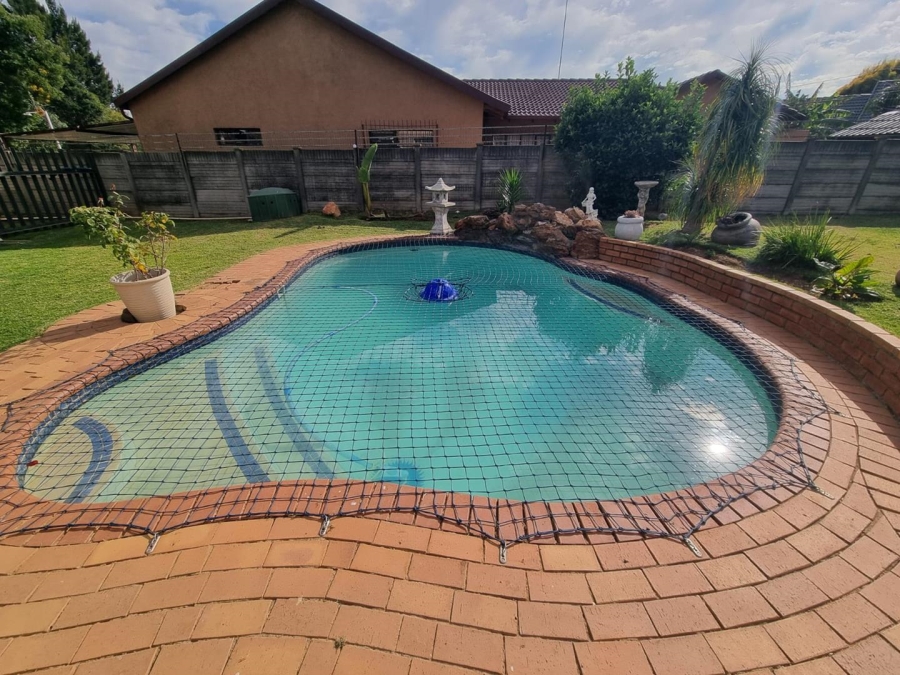 3 Bedroom Property for Sale in Brackendowns Gauteng