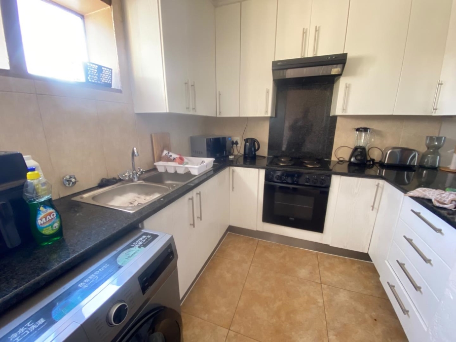 2 Bedroom Property for Sale in Mulbarton Gauteng