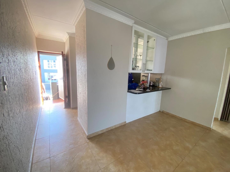 2 Bedroom Property for Sale in Mulbarton Gauteng