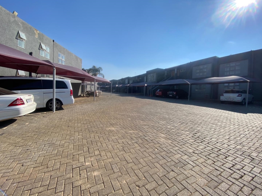 2 Bedroom Property for Sale in Mulbarton Gauteng