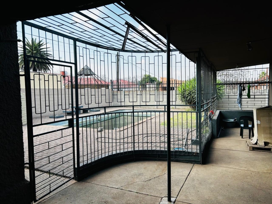 4 Bedroom Property for Sale in Vanderbijlpark CW Gauteng