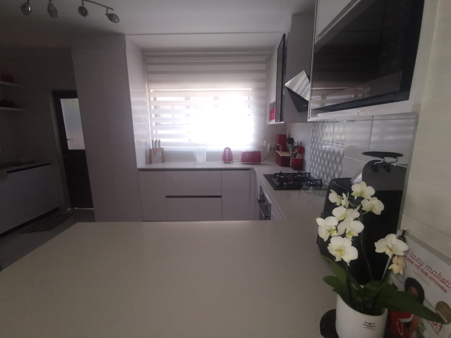3 Bedroom Property for Sale in Albertsdal Gauteng