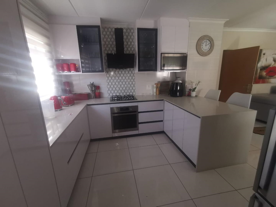 3 Bedroom Property for Sale in Albertsdal Gauteng