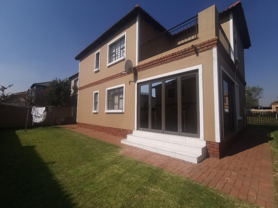 3 Bedroom Property for Sale in Albertsdal Gauteng