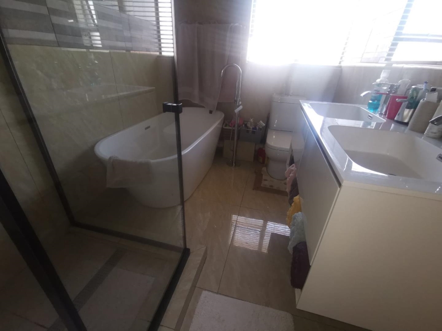 3 Bedroom Property for Sale in Albertsdal Gauteng