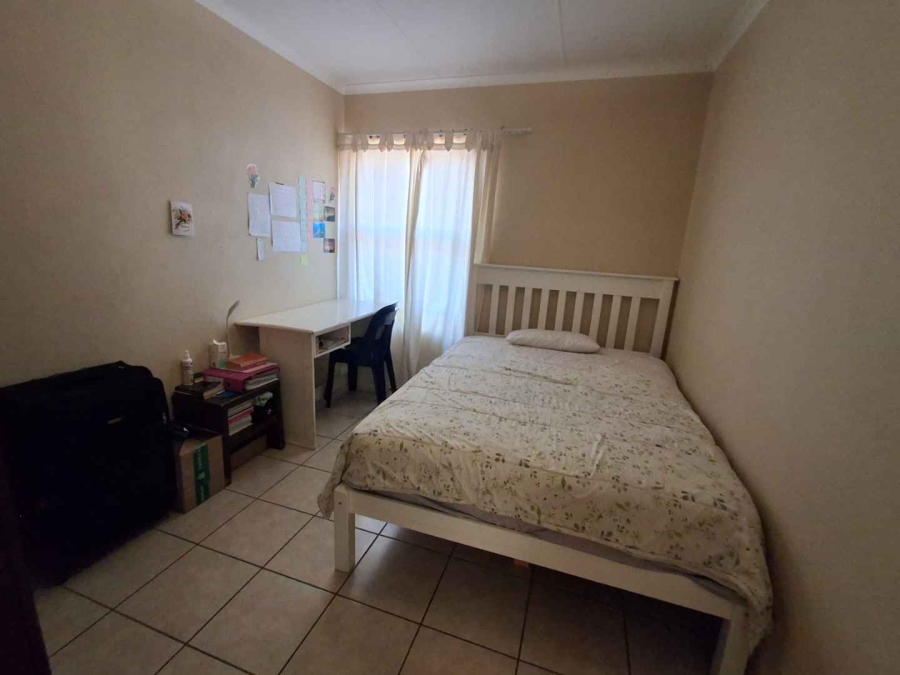 3 Bedroom Property for Sale in Kosmosdal Gauteng