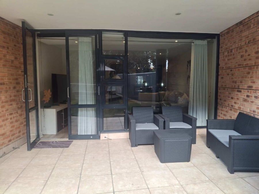 To Let 2 Bedroom Property for Rent in Benmore Gardens Gauteng