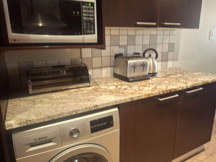 To Let 2 Bedroom Property for Rent in Benmore Gardens Gauteng