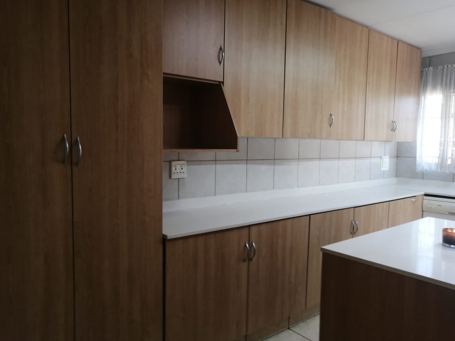 7 Bedroom Property for Sale in Elspark Gauteng